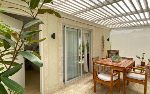 Coqueta Villa amueblada en Green One