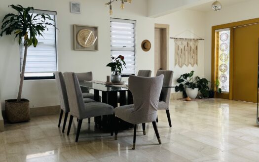 Moderna casa en Los Samanes